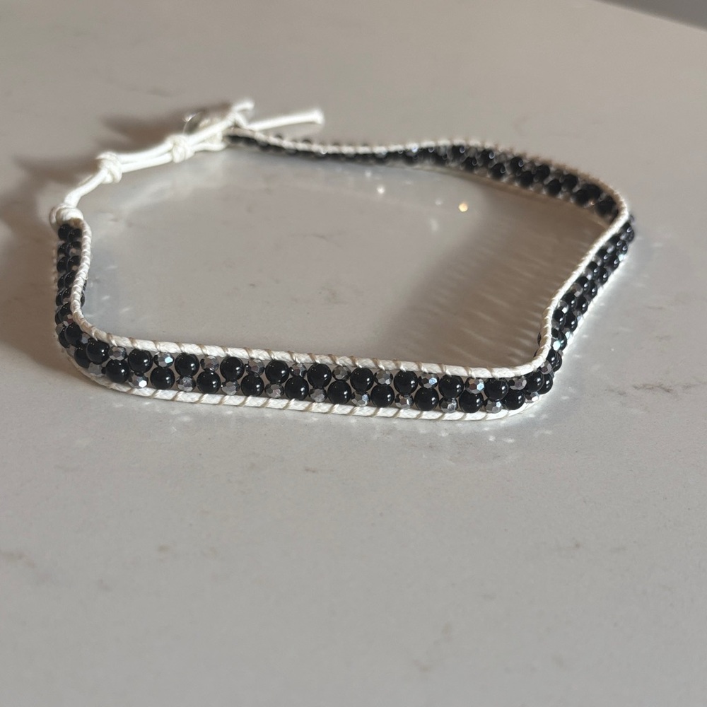 Elegant Black and White Beaded Bracelet